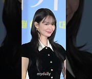 신민아, 시선강탈 미모에 '사랑스러움' 가득한 손하트