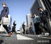 국민 절반 "주52시간에 장시간 근로 줄어…업종별 수요 반영은 한계"