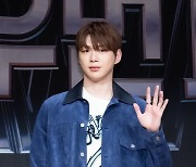 ‘아이돌픽’ 강다니엘, 화보집 내줬으면 하는 아이돌 [DA:차트]