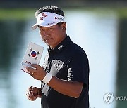 최경주, 시즌 최종전에서 공동8위…시즌 6번째 '톱10'(종합)