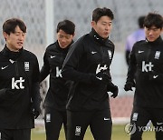 러닝으로 몸 푸는 축구대표팀 선수들