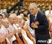 전국비구니회 회장 이·취임법회 참석한 유인촌 장관