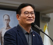 송영길 "전국구용 신당 고민"…조국과 연대 가능성도