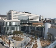 “연봉 4억 줘도 1年 만에 사표”…‘망가지고 찢긴’ 성남시의료원 재도약 가능할까 [밀착취재]