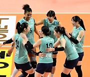 '실바 34득점' GS칼텍스, 정관장전 3-0 완승