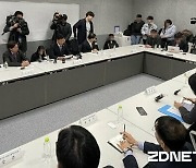 의대정원 확대 두고 복지부 "직역 이기주의" vs 의협 "강경투쟁 불사"