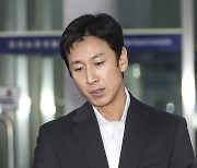 이선균 혐의 입증 또 허탕..다리털 '감정불가' 판정 나와