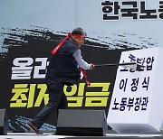 한국노총 복귀 경사노위에 ‘정년연장’ 안건 오를 수도