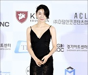 [MD포토] 김서형, '과감한 드레스에 시선 집중!'