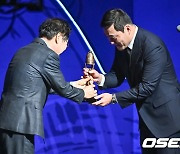 영화 '콘크리트 유토피아' 대종상 6관왕 차지 [사진]