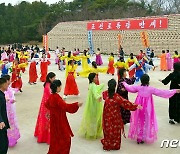 북한, 평원군에서 결산분배…"알곡생산 계획 초과 완수"