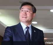 회담 참석하는 유정복 인천시장