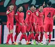 '손흥민 감차골-황의조 PK골' 한국, 싱가포르에 4-0(후반 22분)