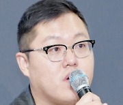 ‘무진장 신발 사진’ 많던 곳, 이젠 오프 매장 공세