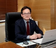 "인사 전에 인상할까" 박윤기 롯데칠성 대표, '처음처럼·새로' 소주 가격 결정은