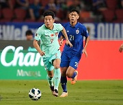 ‘우 레이 골’ 중국, 태국 상대로 2-1 역전승…C조 2위