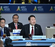 윤 대통령 "스마트모빌리티 확산 위한 APEC '특별 이니셔티브' 제안"