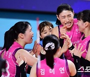 [포토] 김연경 '이주아 블로킹 최고다'