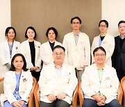 Team carries out Korea's first successful uterus transplant