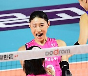 환호하는 김연경 ‘바로 이거야!’ [MK포토]