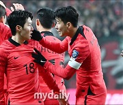 [MD현장] '캡틴' 손흥민의 소신발언 "축구 즐겨야 하는 강인이, 우리가 망쳐서는 안 된다"