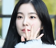 레드벨벳 아이린, 센터미모에 빛나는 인사 [포토엔HD]