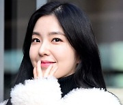 레드벨벳 아이린, '환한 미소로 인사 전하며' [사진]