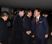 APEC 일정 마친 尹 귀국, 하루 국내 현안 점검 뒤 英 출국