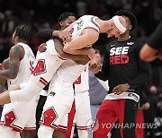 [NBA] 시카고, 카루소에 '즈루 할러데이급' 제안 원한다