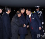 윤석열 대통령, APEC 일정 마치고 귀국