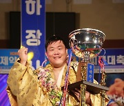 증평군청 김진, 씨름대축제 우승…생애 두 번째 천하장사 등극