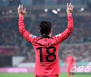 '골든보이' 이강인의 마법, 한국축구를 바꾸고 있다