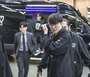 T1, 웨이보 꺾고 7년만에 LoL 월드 챔피언십 정상 '통산 4회'