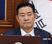 신원식 "북, 이르면 이주 늦어도 30일 이전 군사정찰위성 발사 감행"