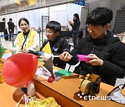 풍선로켓으로 이해하는 공기의 원리