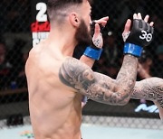 UFC 최초 4연속 리어네이키드 초크 승! 앨런, 크레이그 잡고 미들급 타이틀 도전자 결정전 요구 “난 싸우고 싶다”