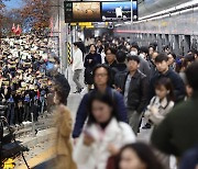 서울지하철 22일 무기한 총파업…노사 '치킨게임'에 시민 불편