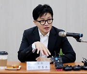 김종인 "한동훈, 정치인 평가 어렵지만… 신선한 인물"