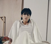 BTS 정국 'GOLDEN' 13년만 솔로 250만장 신기록