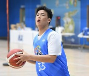 [KBL 엘리트 캠프] 중등부 최고 센터를 꿈꾸는 강민성, “다양한 움직임을 배우고 싶다”