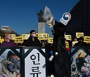 환경장관 “1회용품 자발적 감량 유도”···환경단체 “국민에 책임전가”