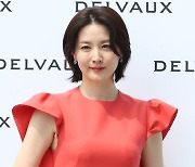 Actor Lee Young-ae donates to Israel-Hamas humanitarian aid