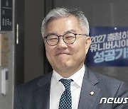 최강욱, '암컷' 여성 비하에 與 "해선 안될 막말…도끼가 돼 돌아갈 것"