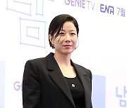 '이선균 아내' 전혜진 "'아이홈' 긍정 검토"…공백기 없다