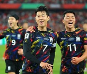 ‘이강인 올리고 손흥민 쾅!’ 합작골 드디어 나왔다…한국, 중국에 3-0 완승