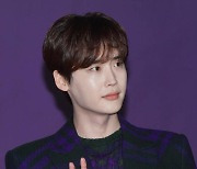 이종석 측 “이응복 신작 ‘나도 반대하는 나의 연애’ 검토 중”[공식]