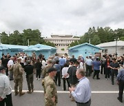 ‘미군 월북’ 중단 넉달만···판문점 견학 내일부터 부분 재개