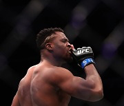 UFC 독주 체제에 도전장…은가누 영입한 PFL, 벨라토르 인수하고 추격에 박차