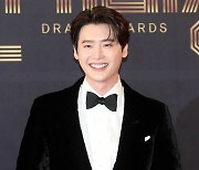 이종석, 이응복 감독 만날까.."'나도 반대하는 나의 연애' 검토 중"[공식]