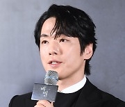 [TD포토] 스크린 컴백 김정현 '제 얼굴 크게 보는게 힘드네요'